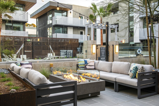 Fire Pit Lounge Area - The Californian - Residential