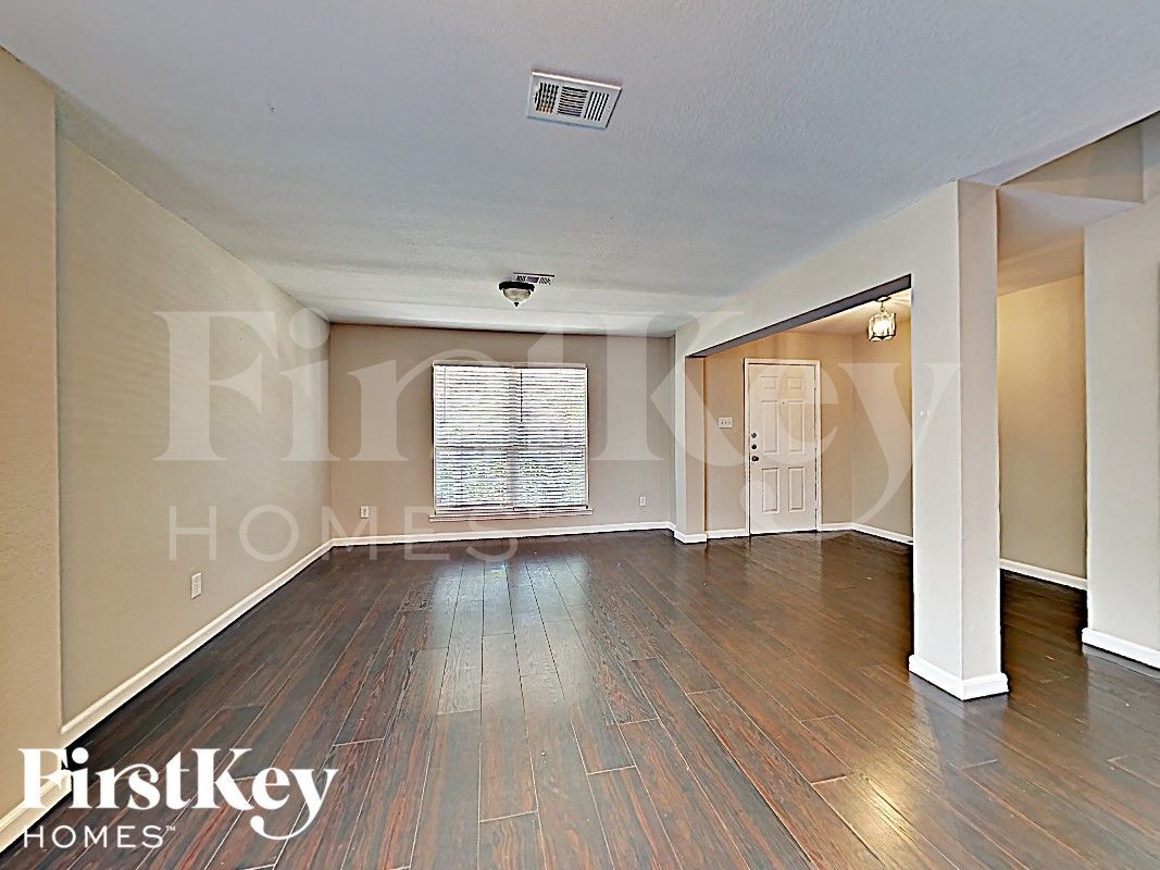 Building Photo - 724 Bamboo Dr