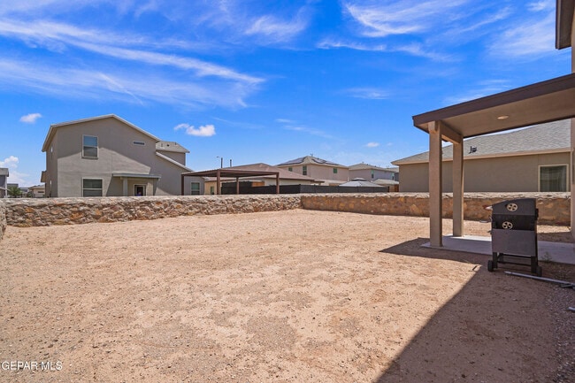 Building Photo - 12245 Desert Pine Ave