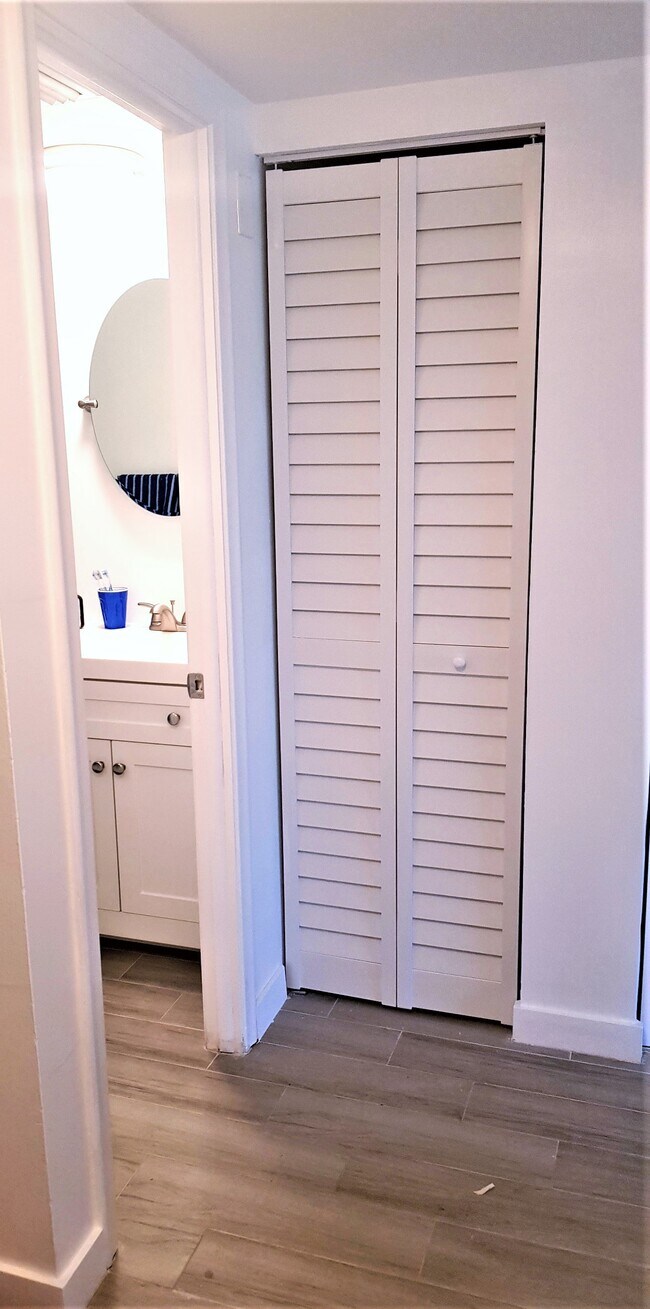 Building Photo - 7727 SW 86th St