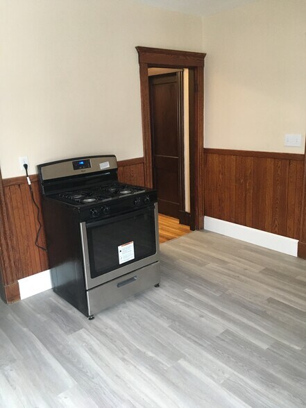 Building Photo - 30 Henry Ave