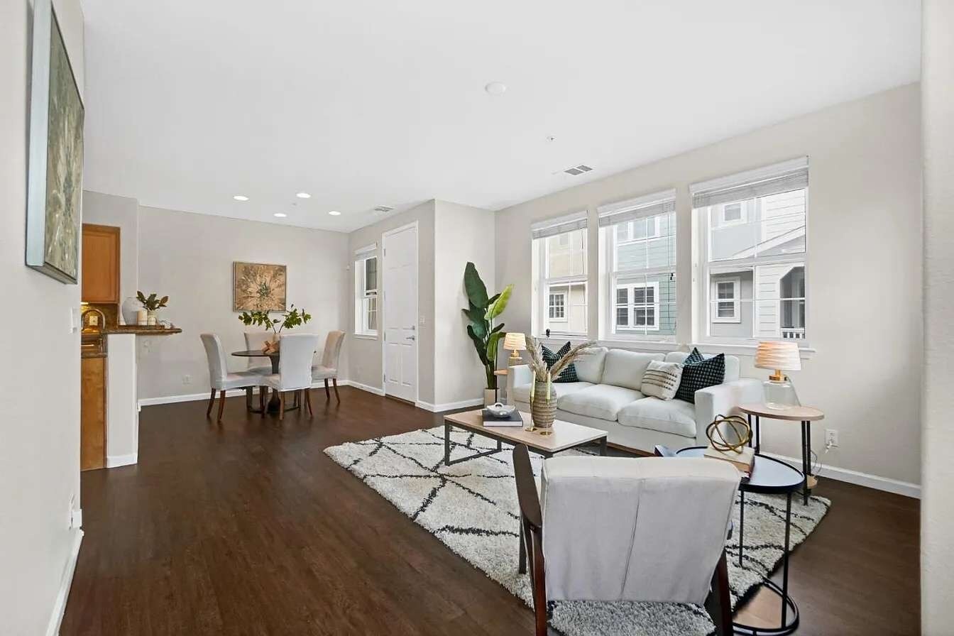 Building Photo - 2502 Jetty Dr