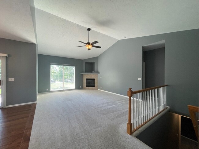 Building Photo - Home For Rent Papillion