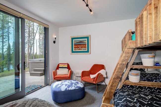 Building Photo - 15 Lakewood Dr