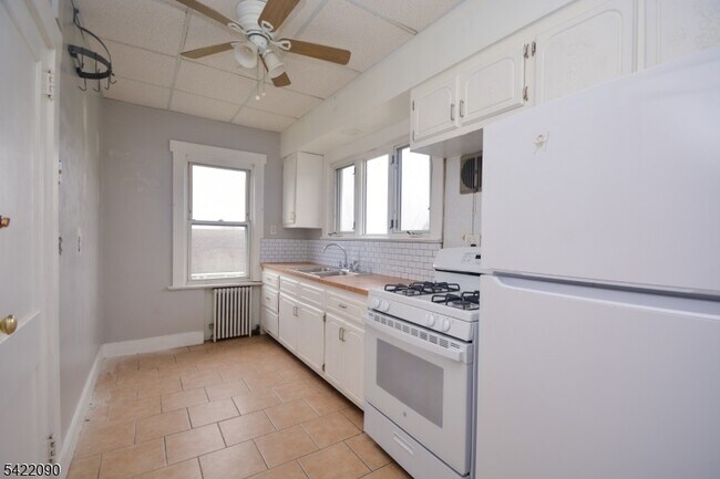 Building Photo - 308 Hoboken Rd