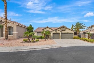 Building Photo - Single-Story Seven Hills Retreat with Stunning City & Mountain Views!