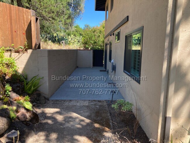 Building Photo - 126 Blue Wing Dr