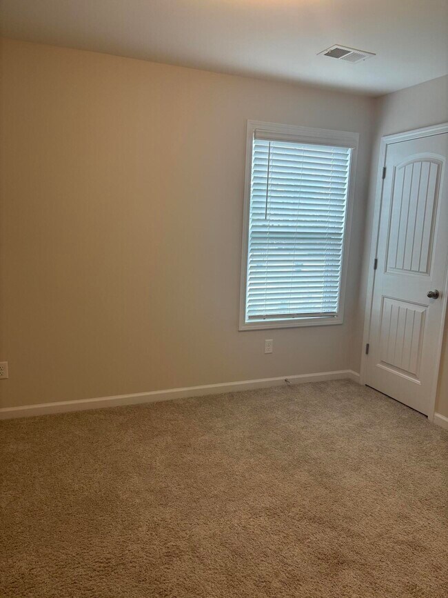 Building Photo - 1785 Snead Dr