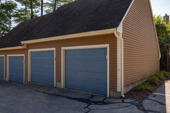 Building Photo - 117 Spinnaker Way