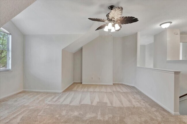Building Photo - 14010 Hazel Ridge Ct
