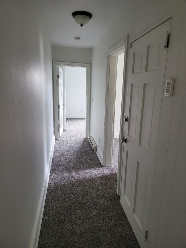 Building Photo - 1010 W Main St