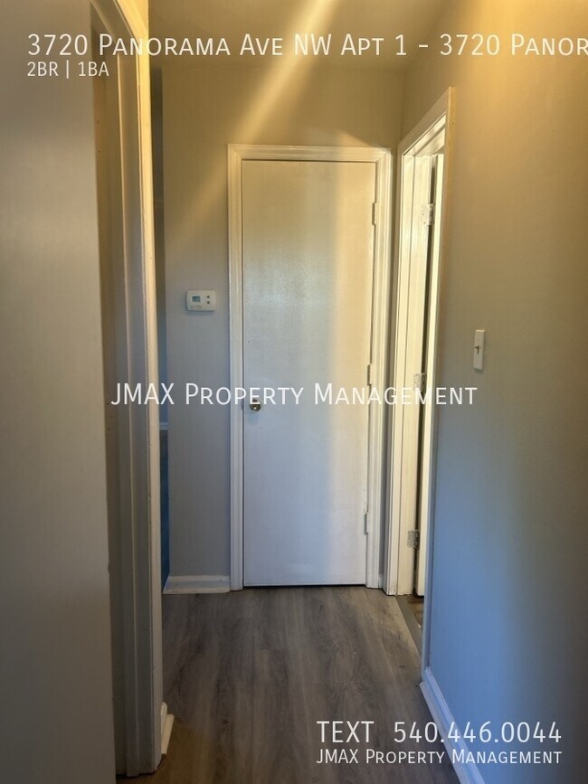 Building Photo - 3720 Panorama Ave NW