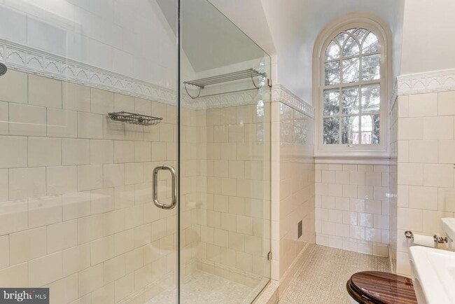 Building Photo - 2425 California St NW