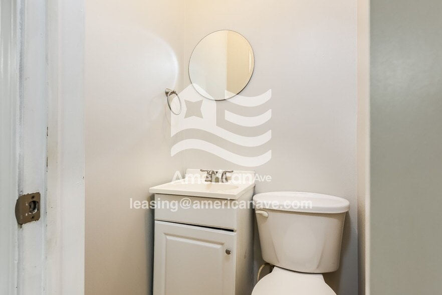 Building Photo - 213 S 7th St