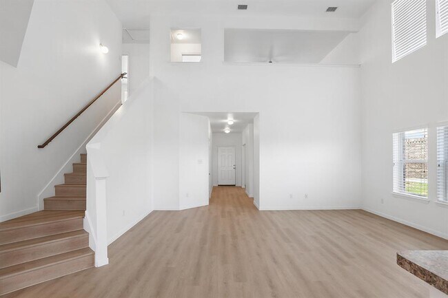 Building Photo - 1385 Red Stag Pl