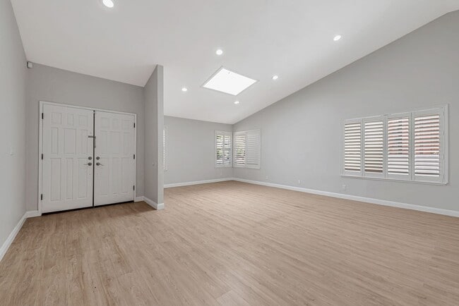 Building Photo - Remodeled 3-bedroom 2-bathroom Evergreen Home