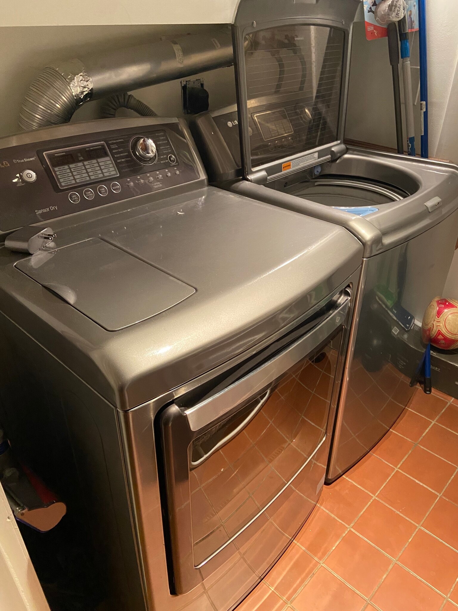 In-unit washer and dryer - 90 Commercial St