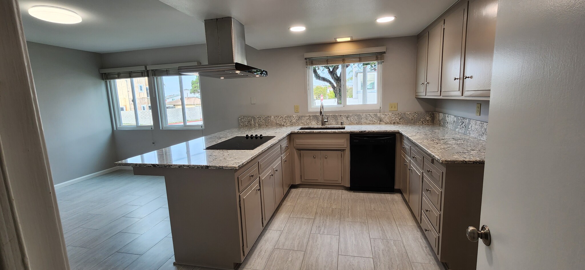 Kitchen - 1100 Opal St