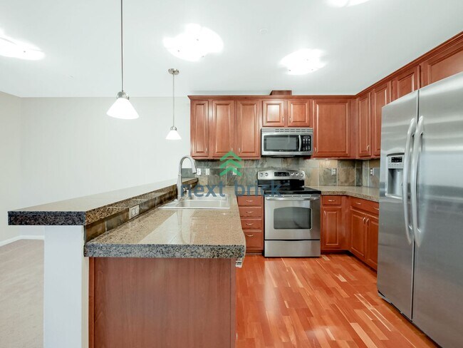 Building Photo - Charming 2 Bedroom 2 Bathroom Near Totem L...