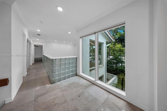 Building Photo - 4000 Alhambra Cir