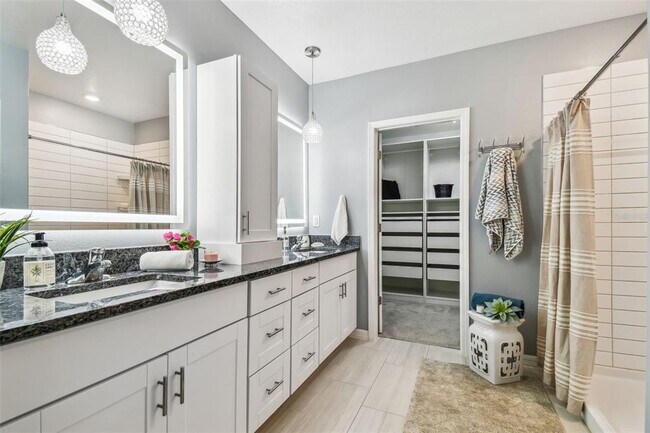 Building Photo - 8887 Little Bluestem Dr