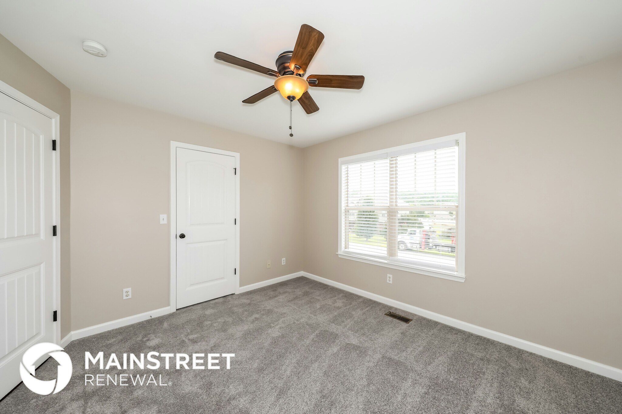 Building Photo - 725 Starlite Dr