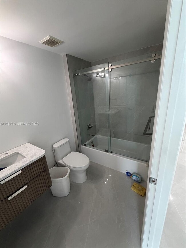 Building Photo - 2475 Brickell Ave