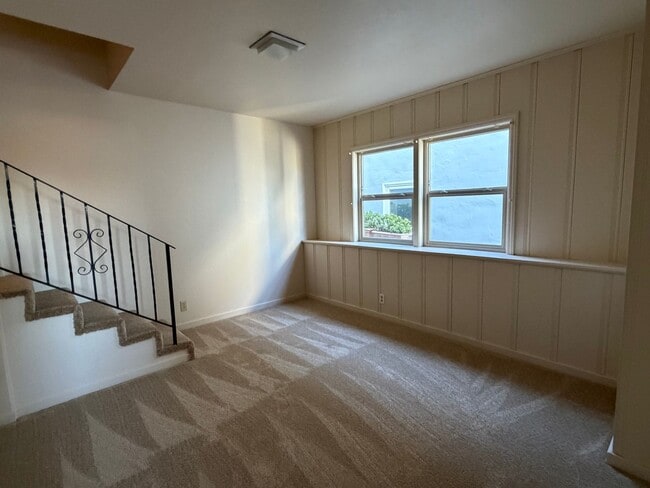 Building Photo - 4BD/3BA Two-Story Home | Flexible Layout + Big Backyard