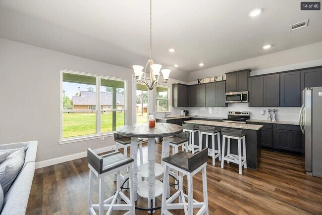 Building Photo - 26579 Pin Oak Dr