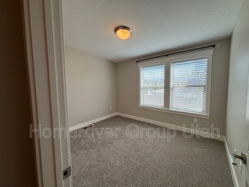 Building Photo - 276 E Sandy Sage Way