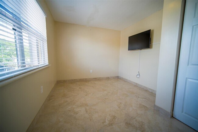 Building Photo - 8568 SW 211th Terrace