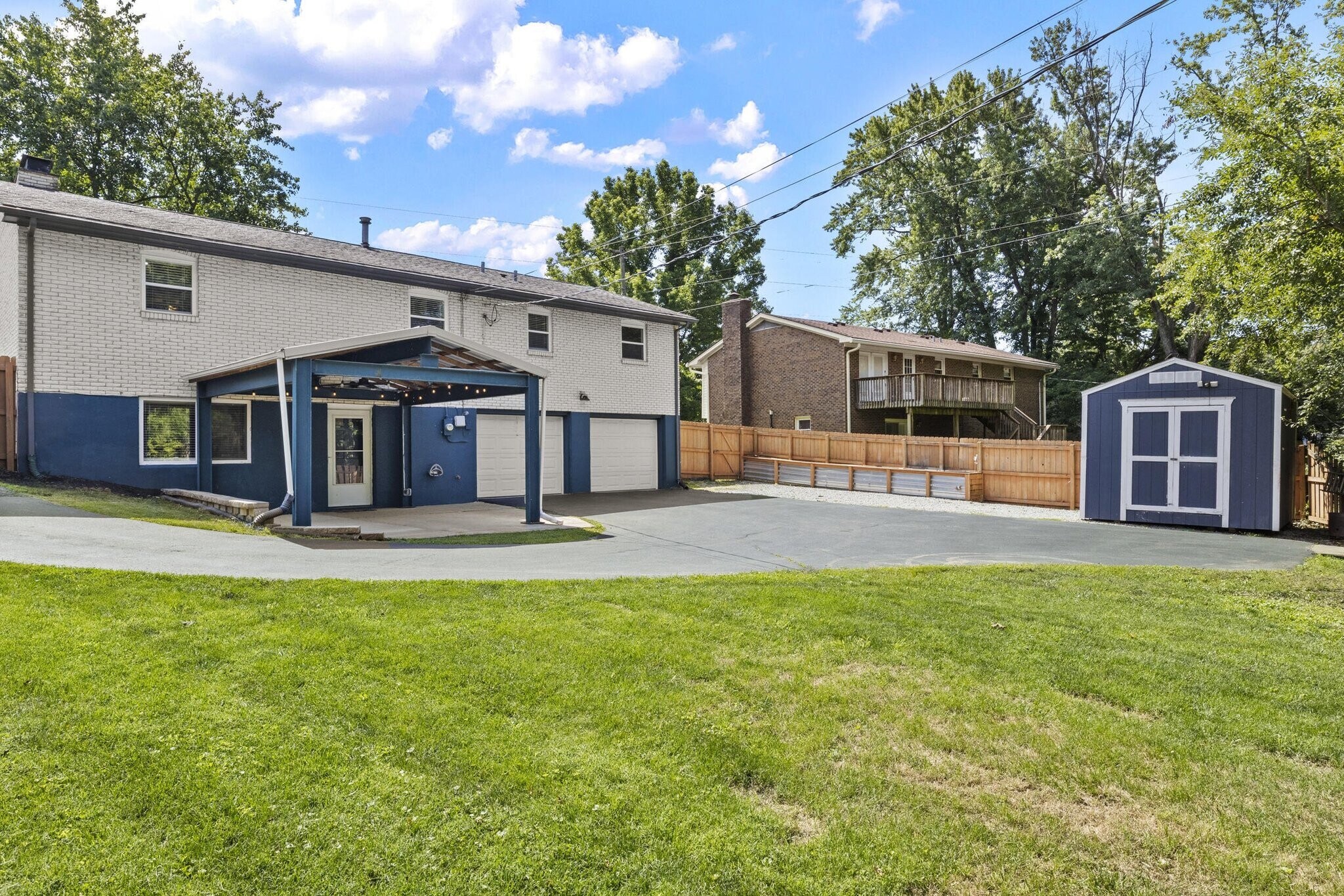 Building Photo - 3483 Lansdowne Dr
