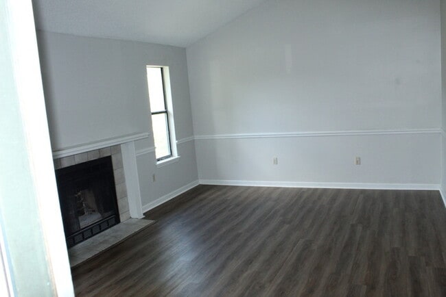 Building Photo - New remolded two close to Fort Gordon and Downtown Augusta Medical Center S