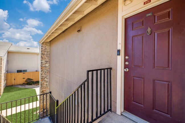 Building Photo - 5536 Boca Raton Blvd
