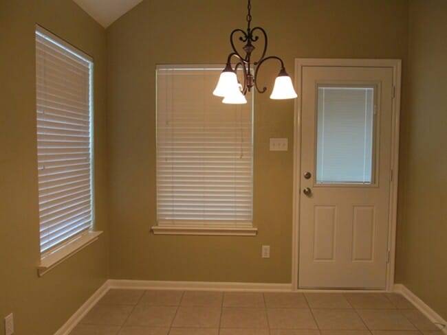 Building Photo - 2338 Colonial Springs Ln