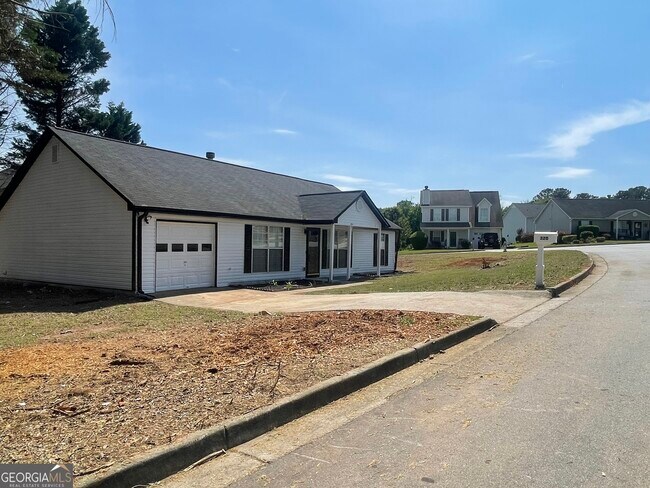 Building Photo - 320 Willow Springs Dr