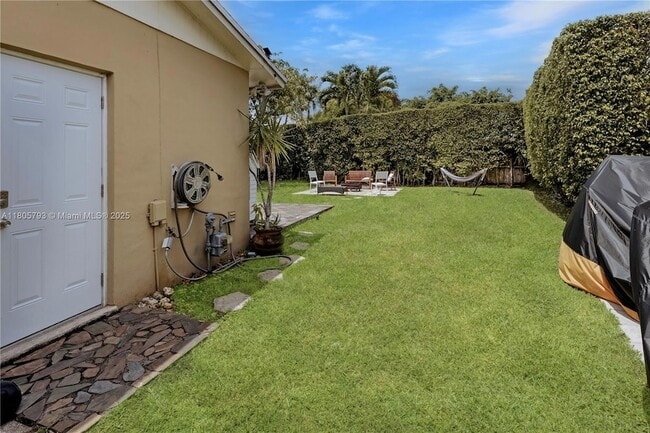 Building Photo - 10520 SW 124th Ave