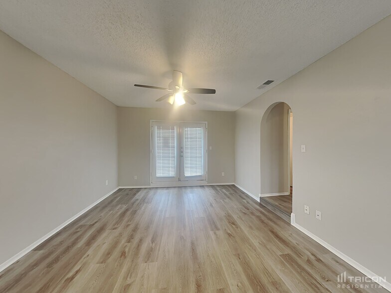 Building Photo - 1221 Aldenwood Dr