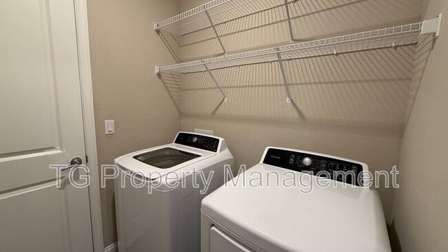 Building Photo - 122 Monthaven Dr