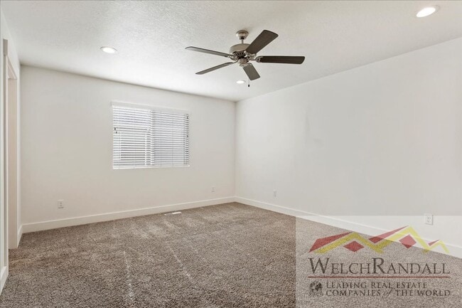 Building Photo - Live in Style – 3 Bed, 2.5 Bath Townhome i...