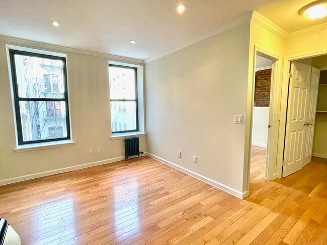 Building Photo - 239 Henry St