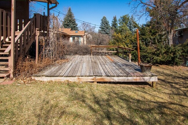 Building Photo - 2206 Wakefield Dr