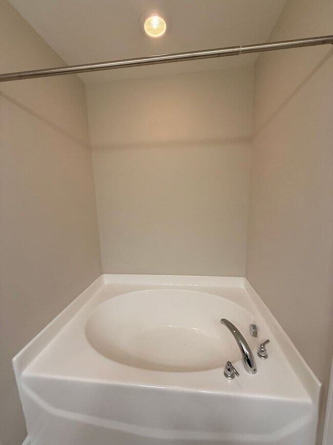Building Photo - Beautiful Providence Place Townhome Near RTP & RDU – Pool Community!