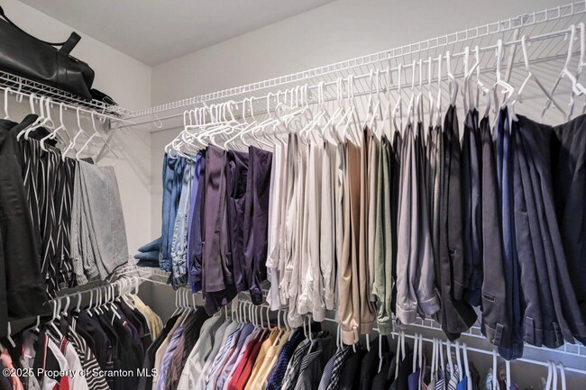 Building Photo - 11 Gilroy St