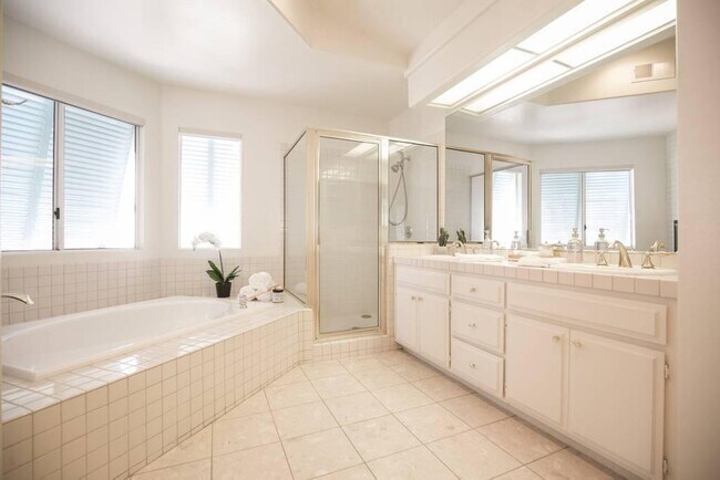 Building Photo - 45540 Desert Fox Dr