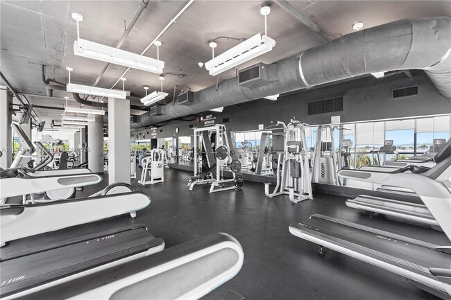 Building Photo - 2101 Brickell Ave