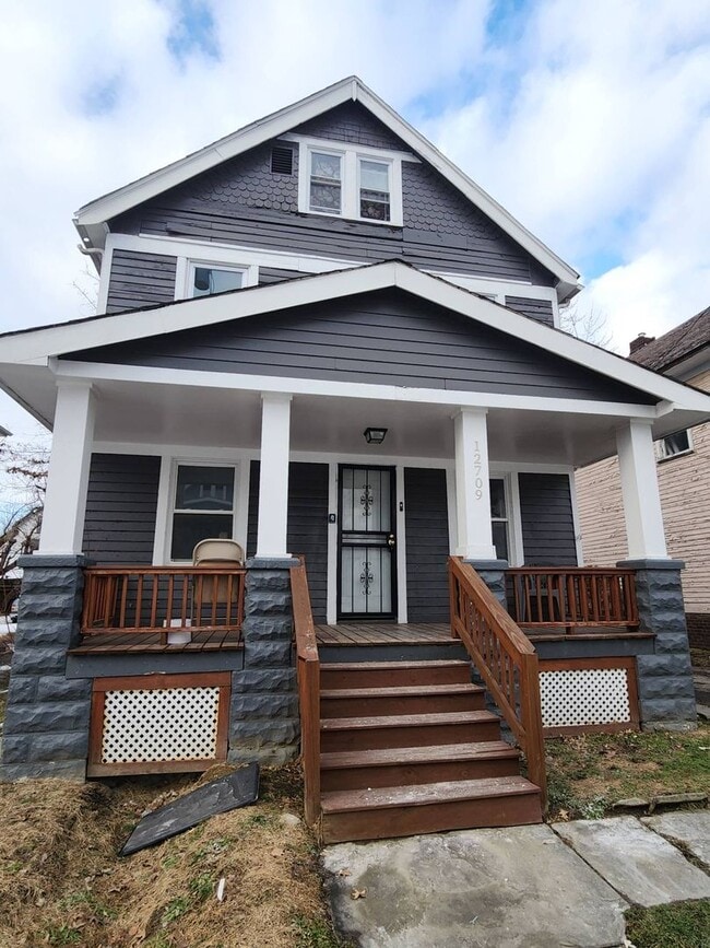 Building Photo - 12709 Parkhill Ave