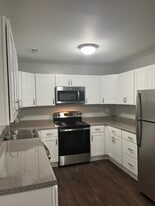 Building Photo - 128 Rainbow Ct