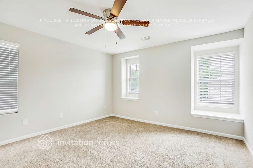 Building Photo - 2771 Groovers Lake Point