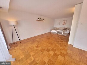 Building Photo - 3101 S Manchester St